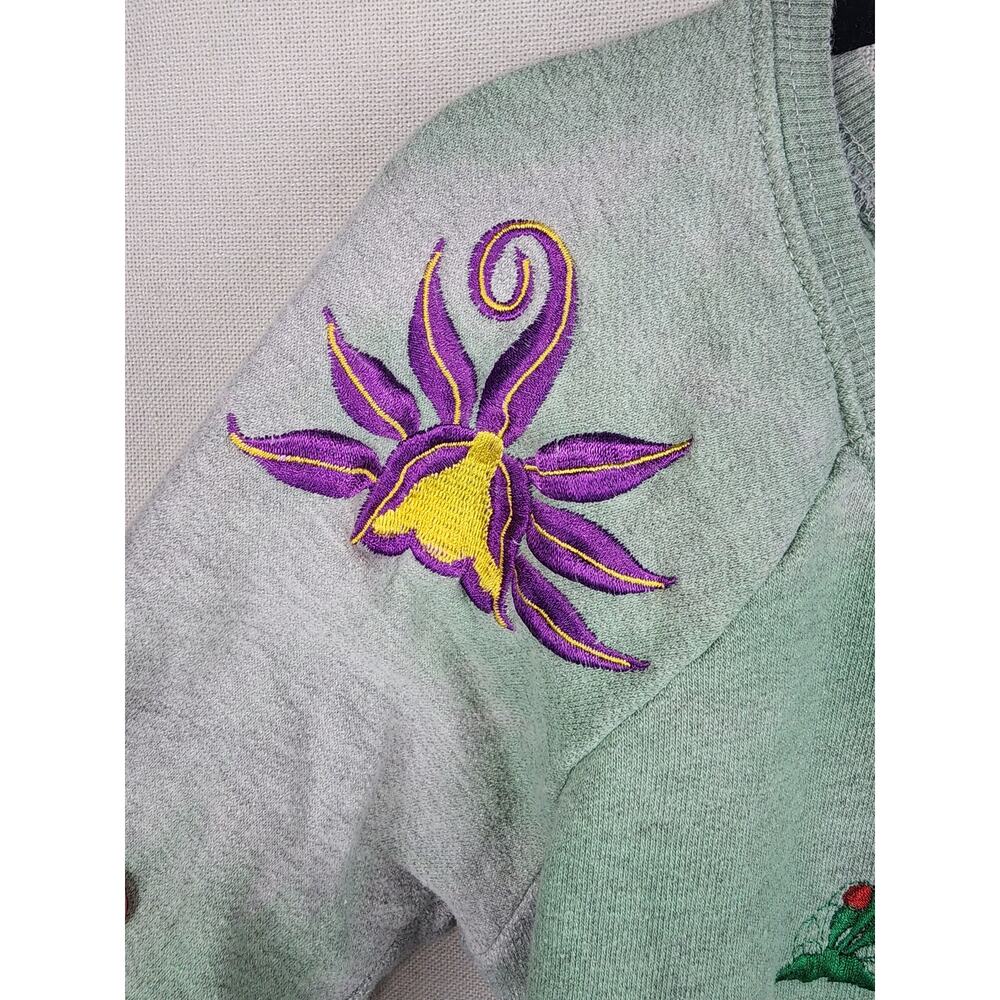 California vintage women's M Costa Rico sweatshirt with embroidery. - Picture 6 of 12
